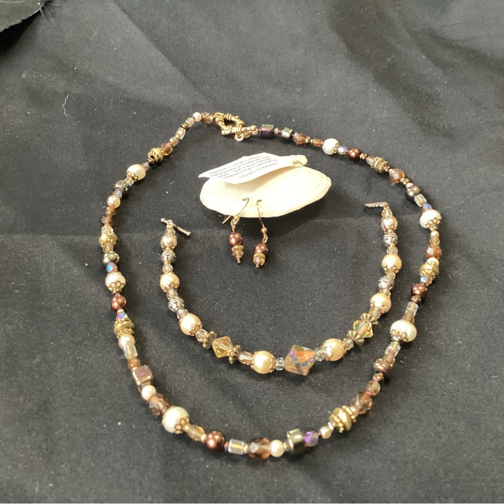 Necklace set, nice ,